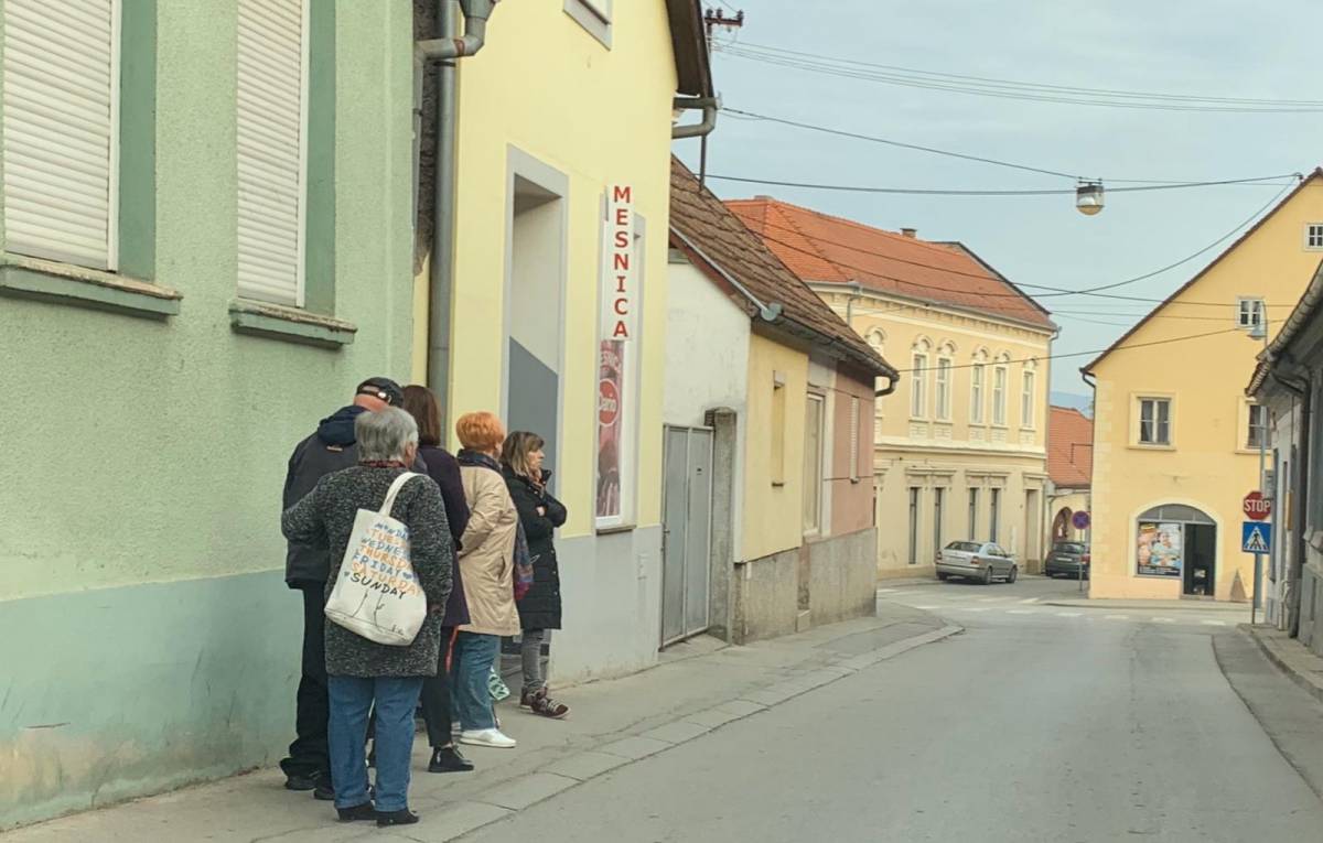 BITKA DO POSLJEDNJEG BATKA: Jutros gužve ispred požeških mesnica