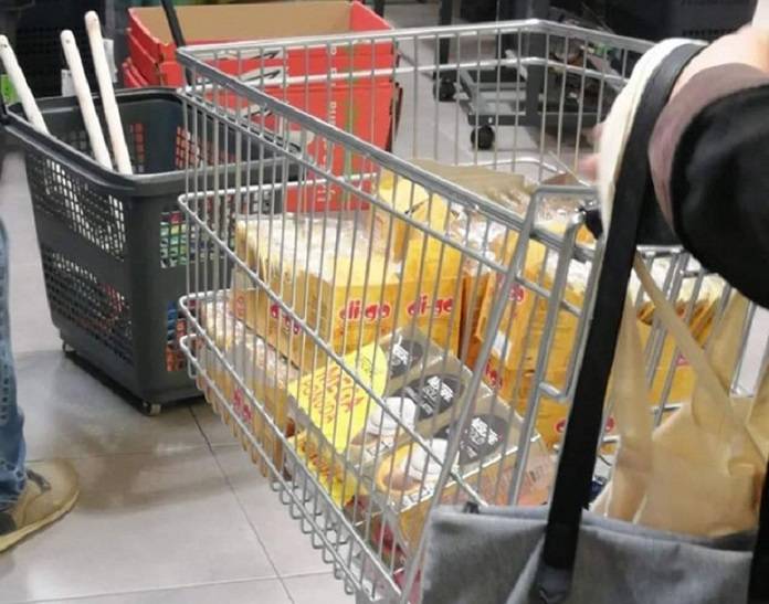 Nemojte biti kao ova žena s fotke koja je kupila 6000 vrećica suhog kvasca!