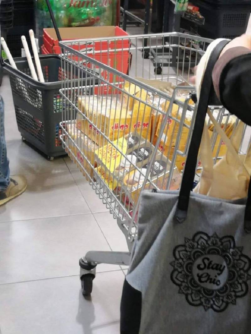 Nemojte biti kao ova žena s fotke koja je kupila 6000 vrećica suhog kvasca!