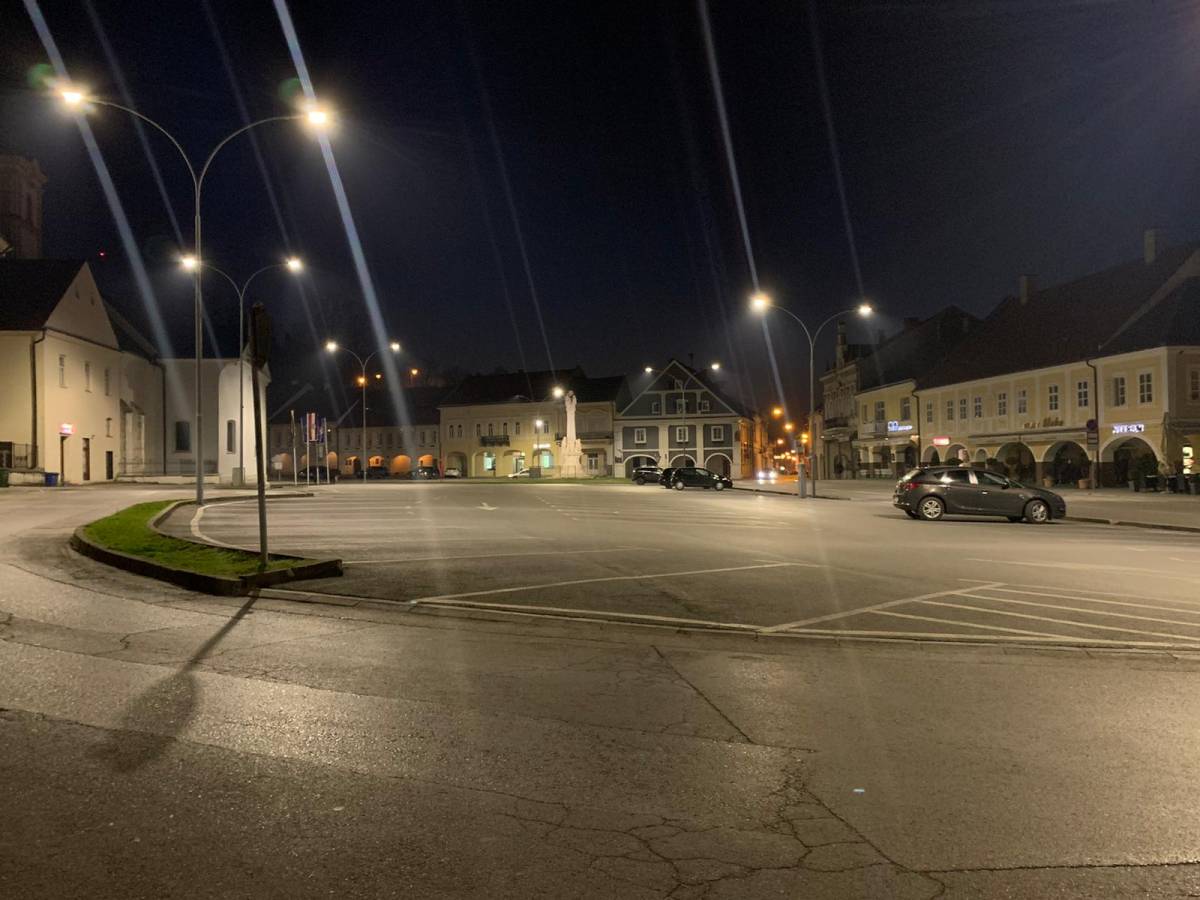 Ovako Požega izgleda večeras u 19 sati, prvi dan pod novim mjerama zaštite 