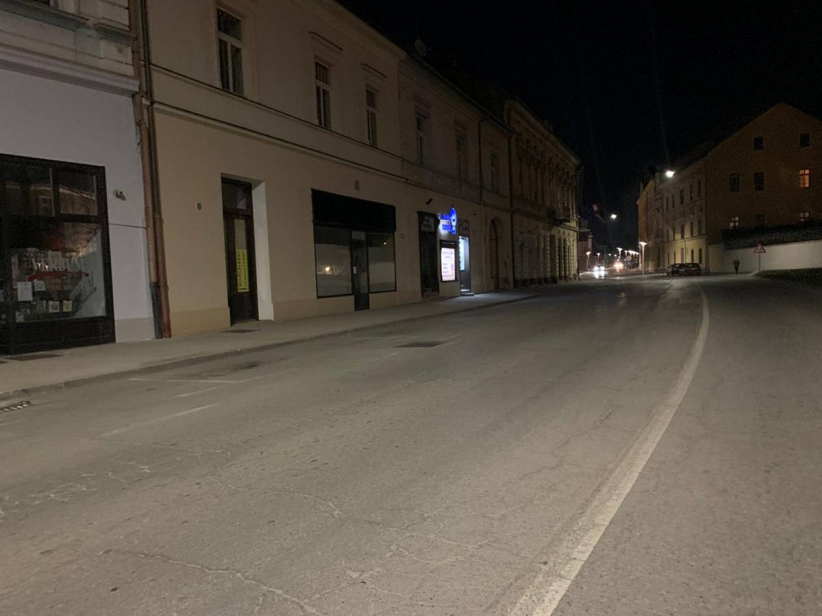 Ovako Požega izgleda večeras u 19 sati, prvi dan pod novim mjerama zaštite 