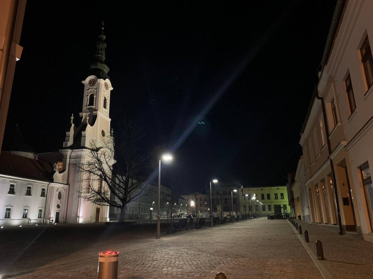 Ovako Požega izgleda večeras u 19 sati, prvi dan pod novim mjerama zaštite 