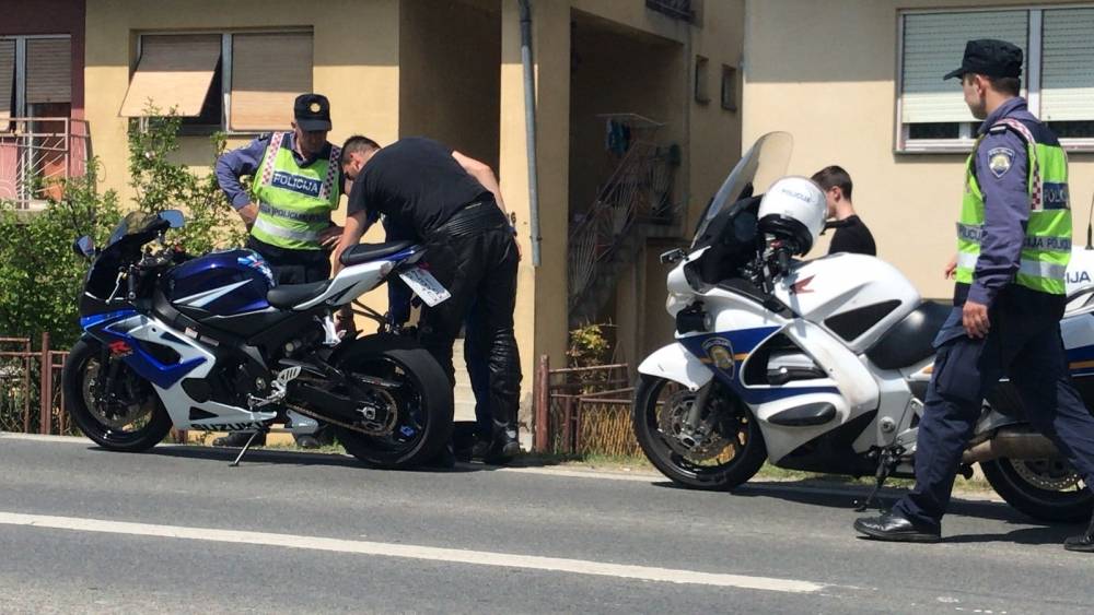 U Brestovcu prometna nesreća između automobila i motocikla, jedna osoba ozlijeđena