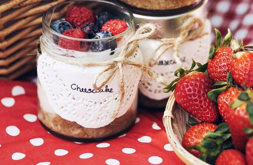 Cheesecake u teglici: Prefin desert bez pečenja idealan za izlete