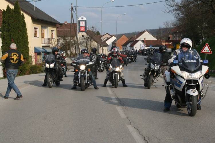 OPREZ: Motocikli i mopedi izlaze na prometnice