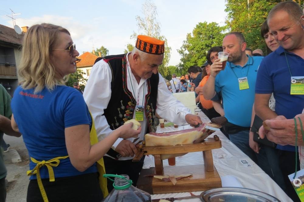 Najduži stol u Velikoj otkazan do iduće godine, Festival Graševine odgođen za rujan