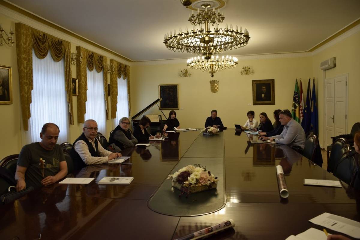 Održan sastanak na temu urbanističko - arhitektonskog natječaja za idejno rješenje rekonstrukcije Trga Sv. Trojstva