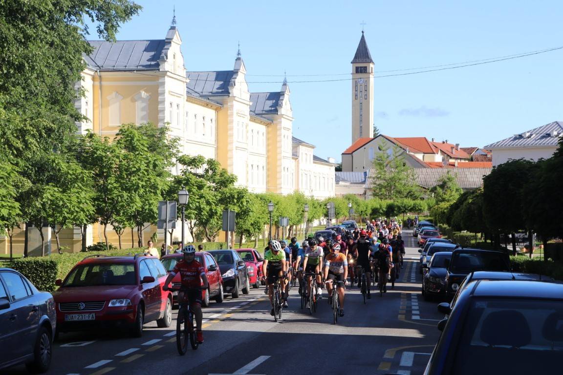 Lipički Breveto ove godine okupio oko osamdeset biciklista