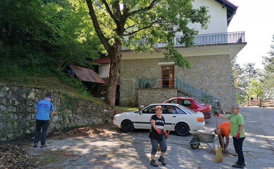 Radna akcija na planinarskim objektima Društva...