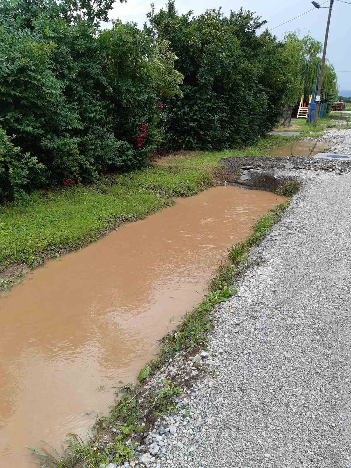 Mještani Bankovaca i Marindvora: ʺDa zaduženi za odvodne kanale rade svoj posao ne bi nam kuće plivale sa svakom kišomʺ