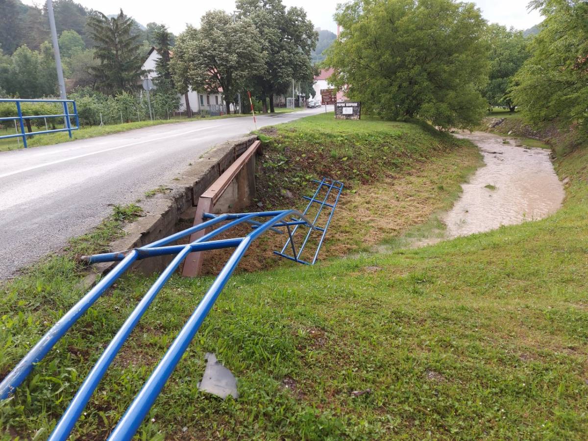 Srušena ograda na mostu u Velikoj će uskoro u sanaciju