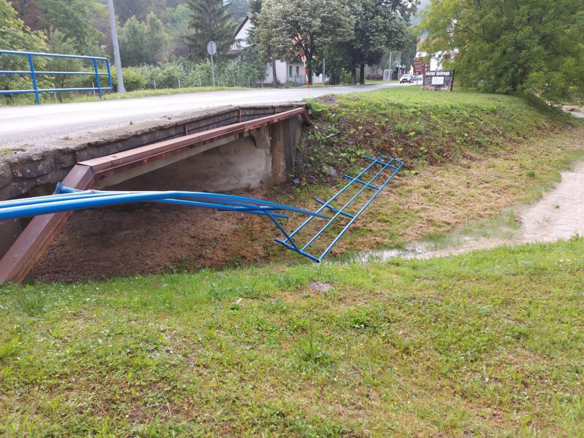 Srušena ograda na mostu u Velikoj će uskoro u sanaciju