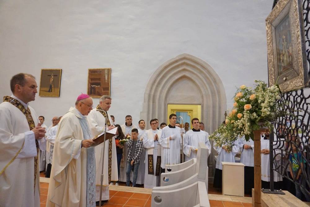 Hodočašće djece Požeške biskupije u Voćin