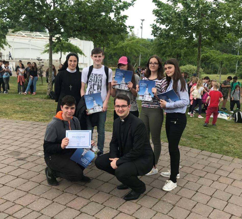 Hodočašće djece Požeške biskupije u Voćin