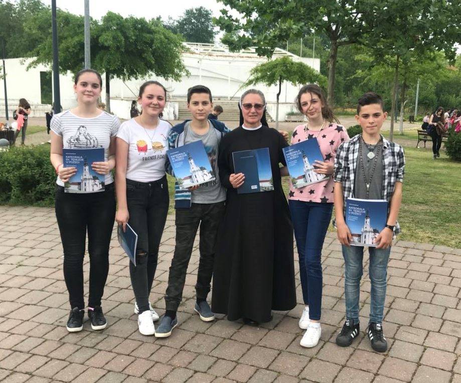 Hodočašće djece Požeške biskupije u Voćin