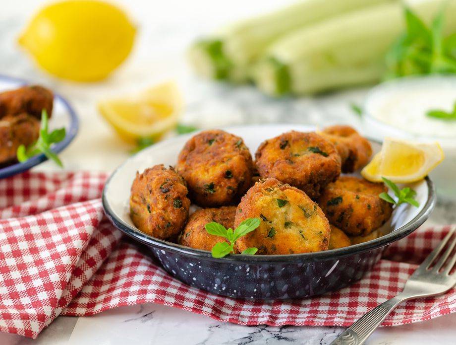 Broj 1 ljetno jelo: Najlakši recept za najsočnije polpete od tikvica