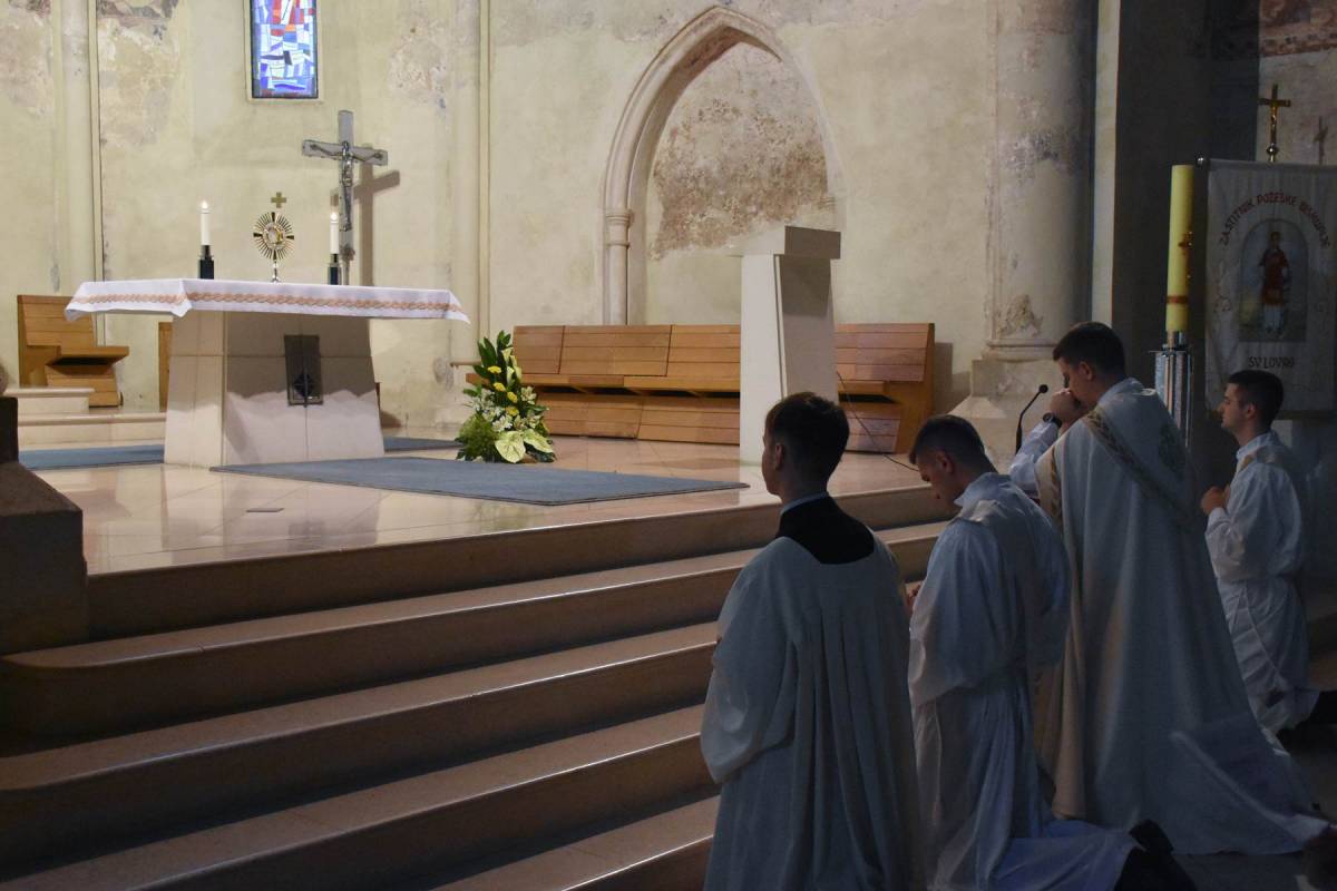 Bdijenje uoči prezbiterskog ređenja u Požegi
