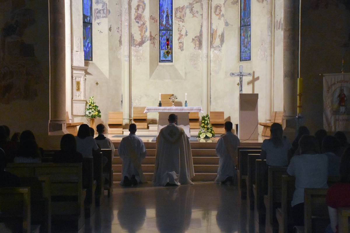 Bdijenje uoči prezbiterskog ređenja u Požegi