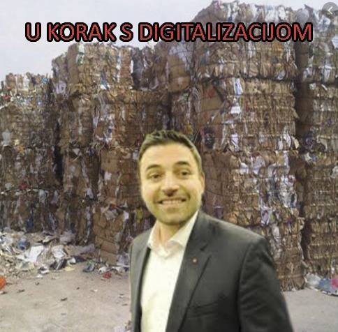 Internet gori zbog sinoćnje debate, donosimo vam najbolje fotke