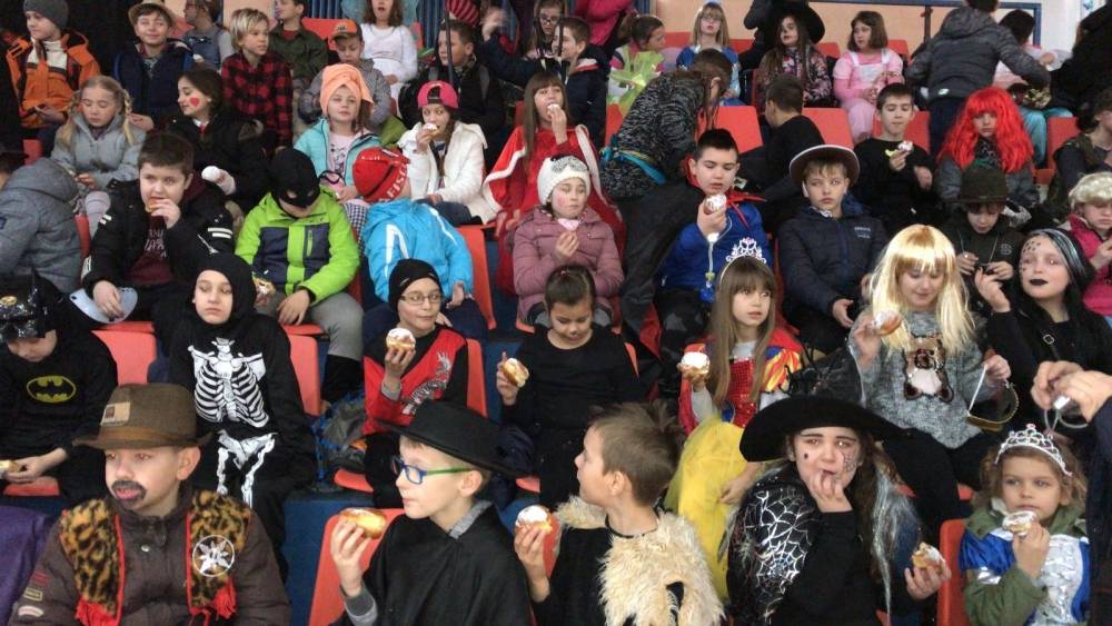 Male maškare ispunile sportsku dvoranu Tomislav Pirc