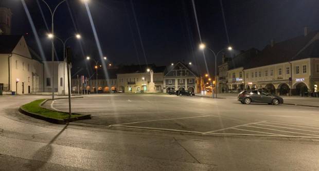 Sačekuša i druga čudesna zbivanja u našem gradu te kako čuvena gradska vijećnica pomoću policije zna zatajiti određene događaje