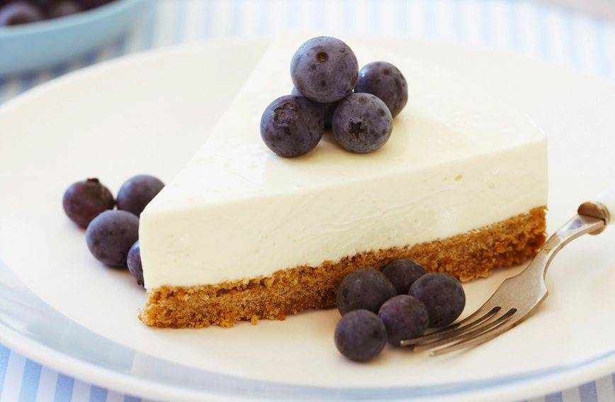 Cheesecake s borovnicama: Recept za prefinu tortu sa sirom koja se ne peče