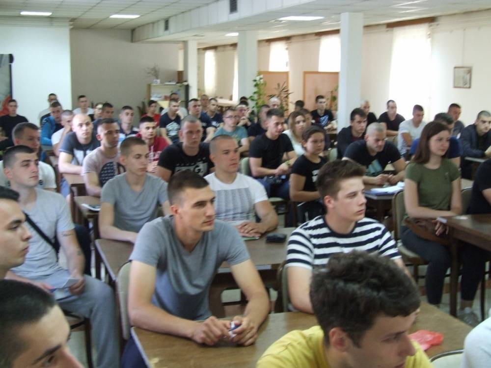 Obuku dragovoljnog vojnog osposobljavanja u Požegi započeo je 171 ročnik, od kojih 29 ročnica