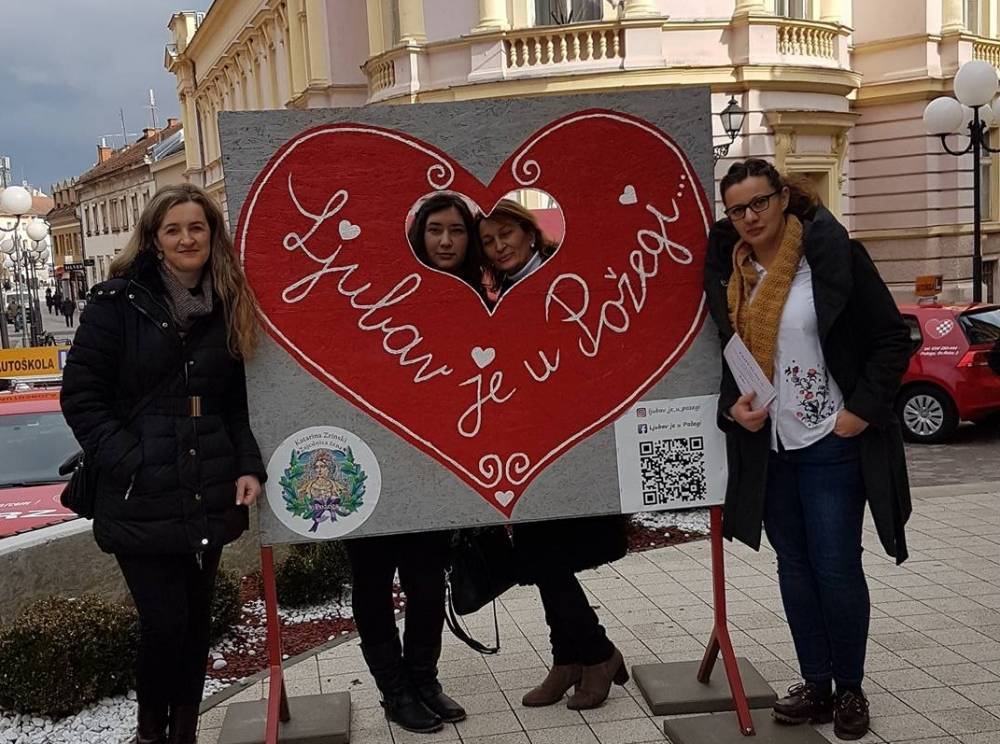 Zajednica ¨Katarina Zrinski¨ Požega povodom Valentinova podijelila medenjake sugrađanima