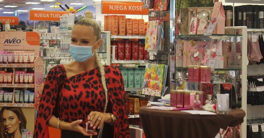 Poznata pjevačica na svojoj ʺShu Shuʺ turneji došla i u Slavonski Brod