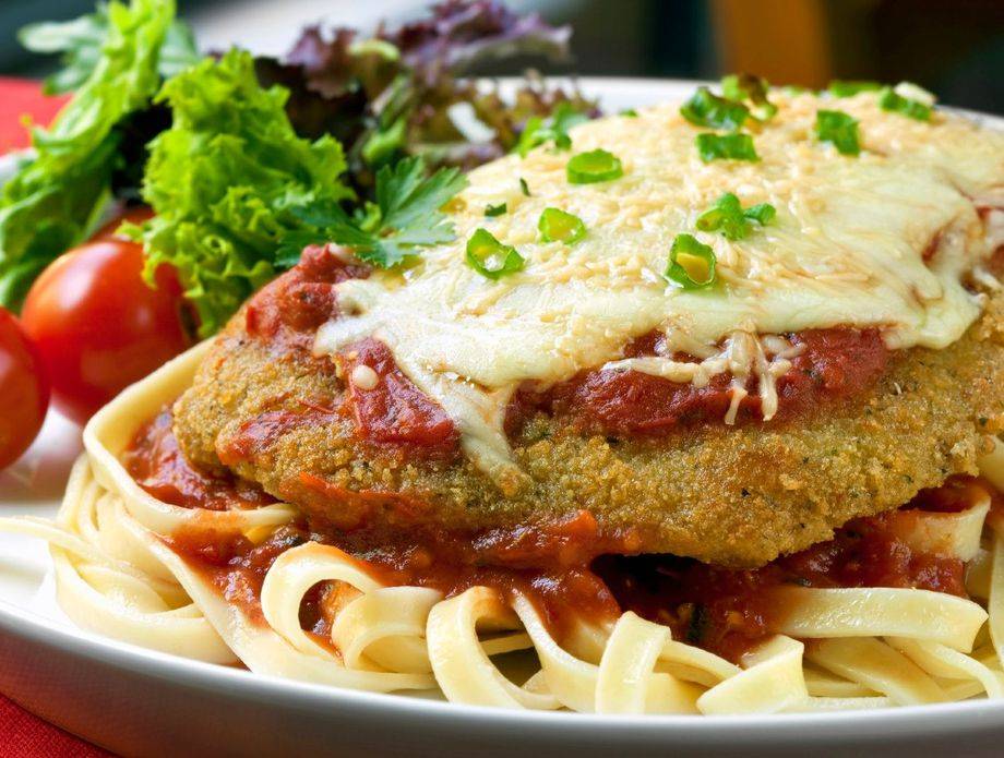 Za savršeno pohano meso! Recept za prefini pileći odrezak s rastopljenim sirom