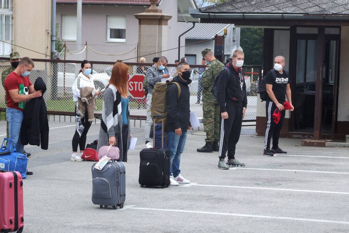 Dragovoljno vojno osposobljavanje 28. naraštaja ročnika u Požegi