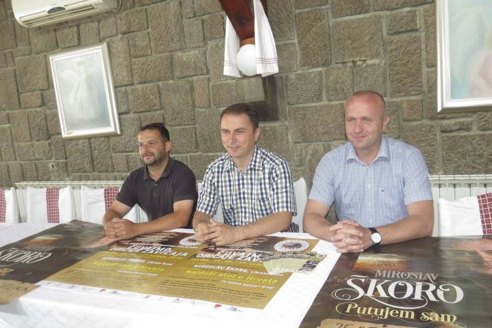 Tri dana feštanja u Velikoj uz Škorin koncert, pečenog vola te razne goste i delicije