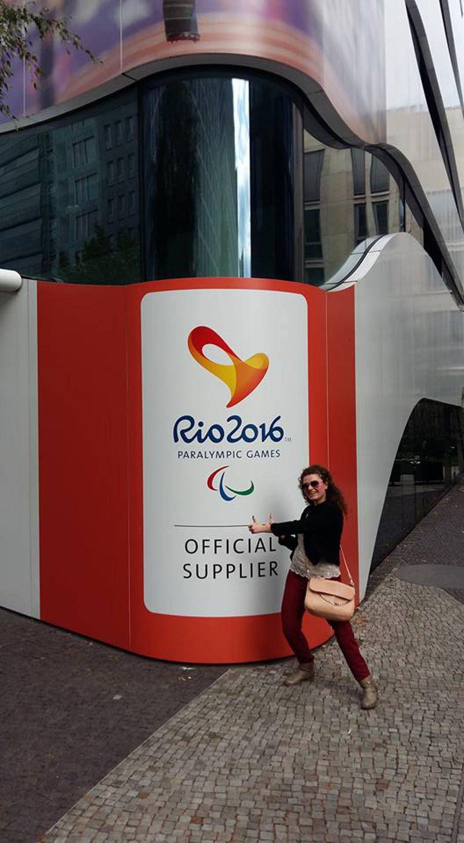 Požežanka Anja nije odustala: ʺIako su mi amputirali nogu, nosim štikleʺ