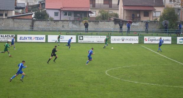 Plavi s Orljave sigurni protiv NK Čepin, Martinović dva puta tresao mrežu gostiju, Peharda jednom (3:0)