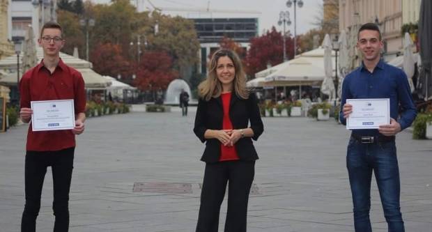 ʺMislim da je ovo jedan od najljepših osjećaja koje sam doživio do sada kada uživamo u plodovima dugoga rada i zalaganjaʺ ʺMislim da je ovo jedan od najljepših osjećaja koje sam doživio do sada kada uživamo u plodovima dugoga rada i zalaganjaʺ
