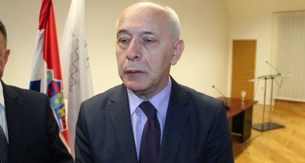 BIVŠI BRODSKI RAVNATELJ: ʺZnamo kakve su nam škole, nisu dobre, ali prisiljavamo učenike da idu u njihʺ BIVŠI BRODSKI RAVNATELJ: ʺZnamo kakve su nam škole, nisu dobre, ali prisiljavamo učenike da idu u njihʺ