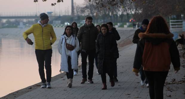 Jesenska šetnja gradom u doba koronavirusa Jesenska šetnja gradom u doba koronavirusa