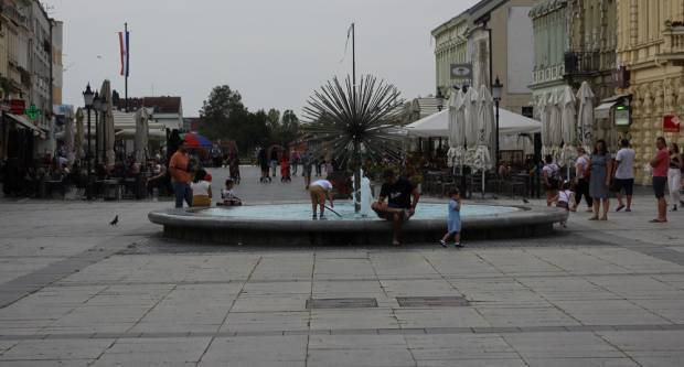 U Hrvatskoj rekordan broj umrlih, nikad manje rođenih U Hrvatskoj rekordan broj umrlih, nikad manje rođenih
