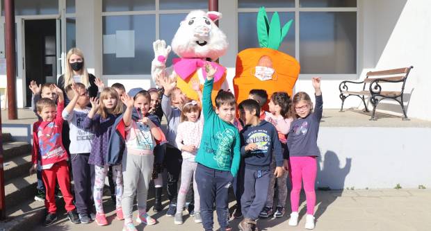  Uskrsni zec i Veeelika mrkva posjetili mališane u vrtiću u Lipiku