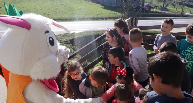  Uskrsni zec i Veeelika mrkva posjetili mališane u vrtiću u Lipiku