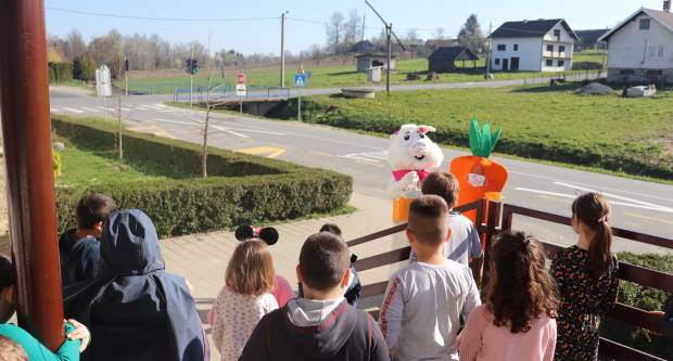  Uskrsni zec i Veeelika mrkva posjetili mališane u vrtiću u Lipiku