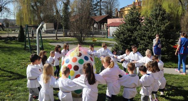  Uskrsni zec i Veeelika mrkva posjetili mališane u vrtiću u Lipiku
