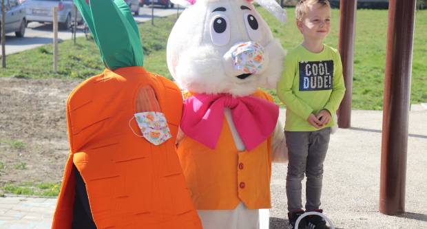  Uskrsni zec i Veeelika mrkva posjetili mališane u vrtiću u Lipiku