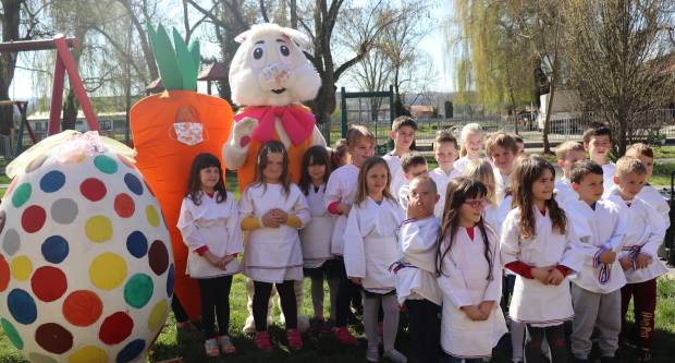  Uskrsni zec i Veeelika mrkva posjetili mališane u vrtiću u Lipiku