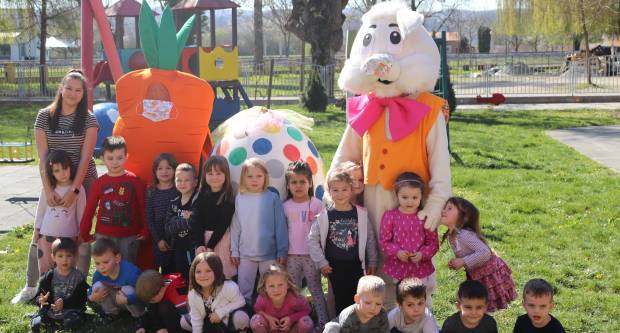  Uskrsni zec i Veeelika mrkva posjetili mališane u vrtiću u Lipiku