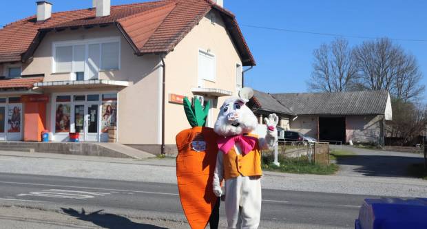  Uskrsni zec i Veeelika mrkva posjetili mališane u vrtiću u Lipiku
