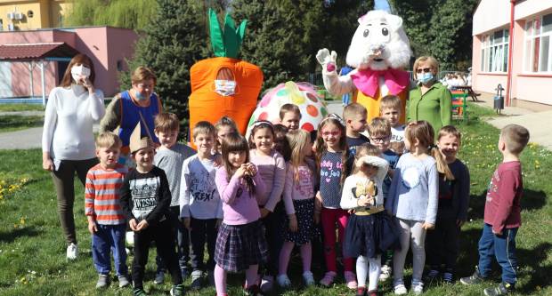  Uskrsni zec i Veeelika mrkva posjetili mališane u vrtiću u Lipiku