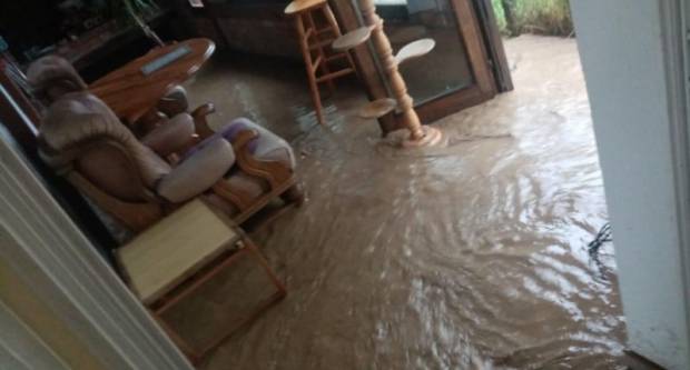 Apokaliptični prizori Požeštine : grad pun blata, mulja i smeća