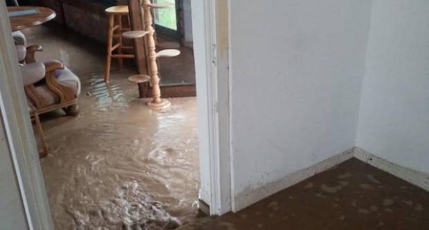 Apokaliptični prizori Požeštine : grad pun blata, mulja i smeća