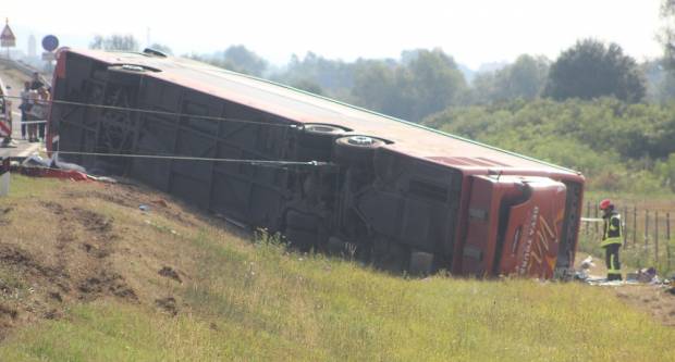 STRAŠNI PRIZORI: Donosimo nove fotografije s mjesta događaja. Trenutno 10 smrtno stradalih, bojimo se da će broj rasti